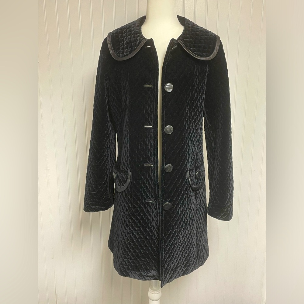 JLO size L black quilted coat